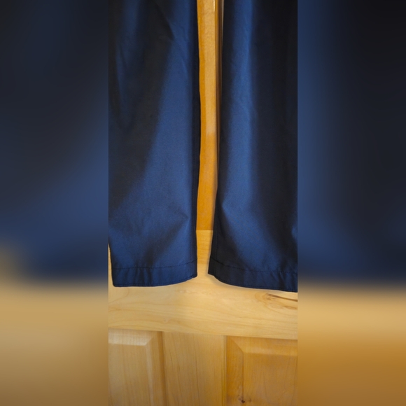 Athleta pants, regular length type joggers, black, size 4 Like NEW - Picture 3 of 5